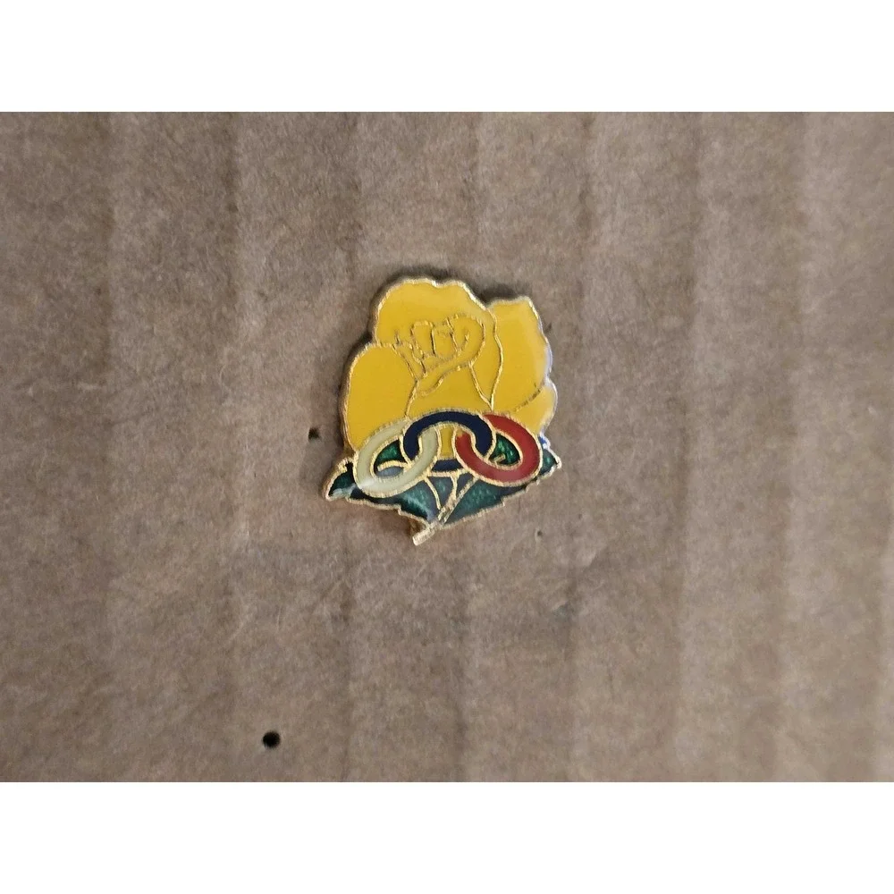 Yellow Rose with Interlocking Rings Jacket Backpack Bag Lapel Vest Hat Pin G26